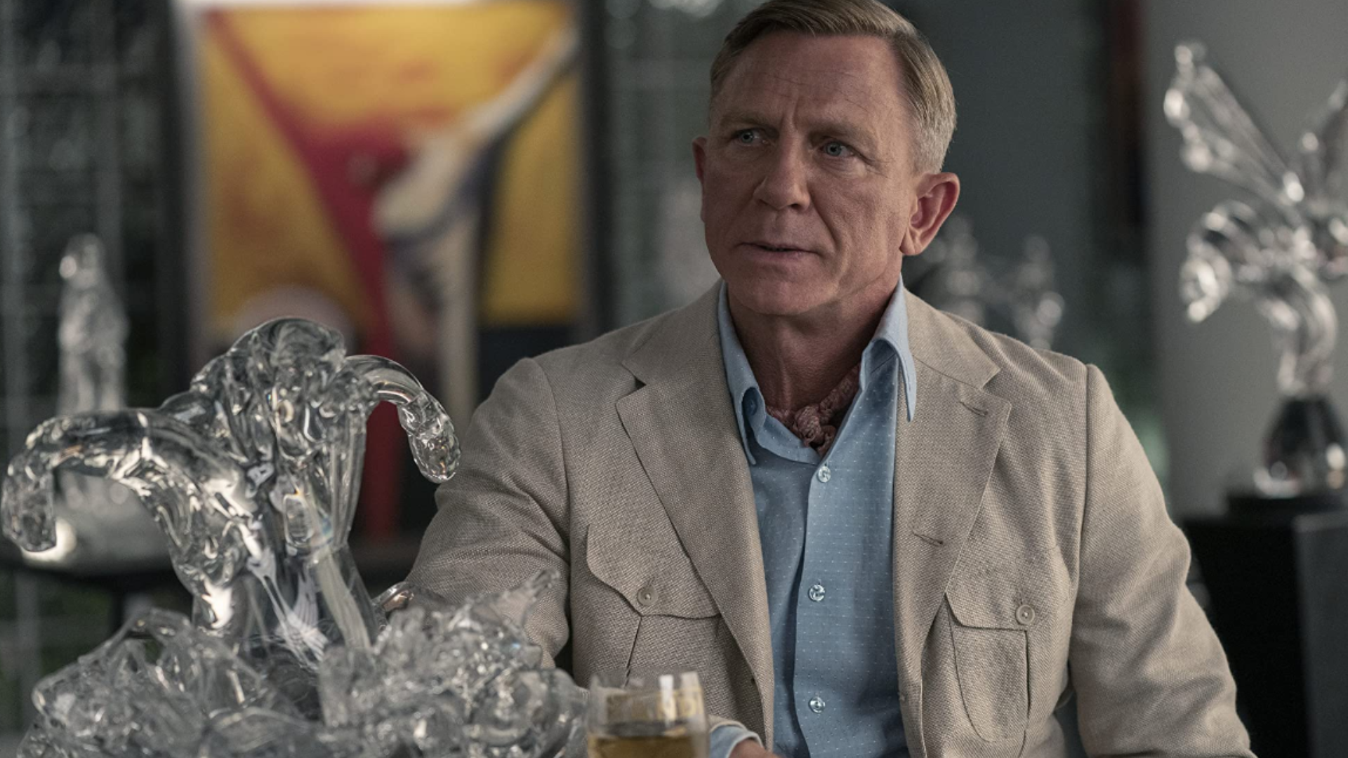 Daniel Craig - James Bond and Knives Out